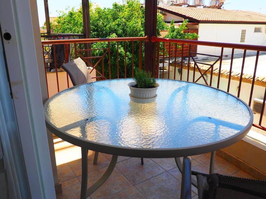 A Stone'S Throw From Everything Paphos Exterior photo