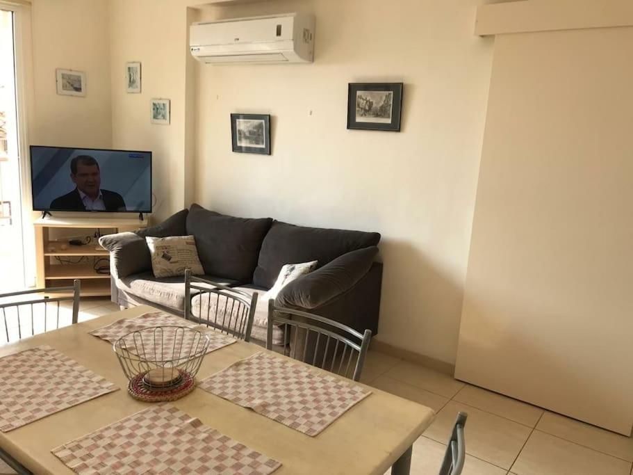 A Stone'S Throw From Everything Paphos Exterior photo