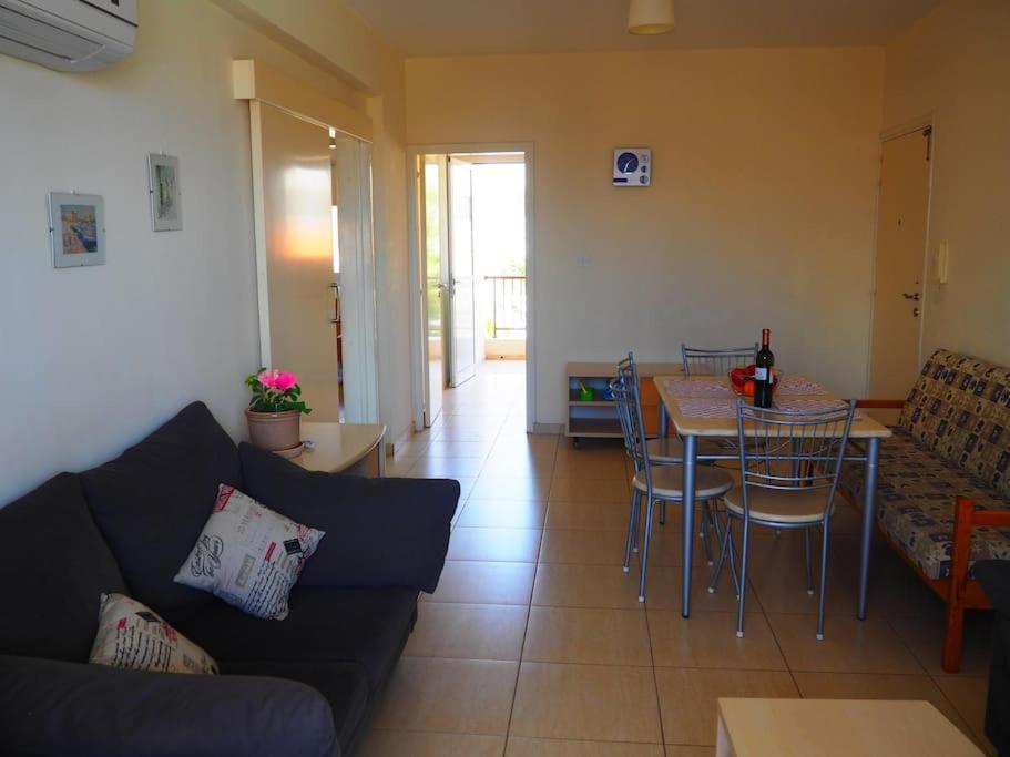 A Stone'S Throw From Everything Paphos Exterior photo