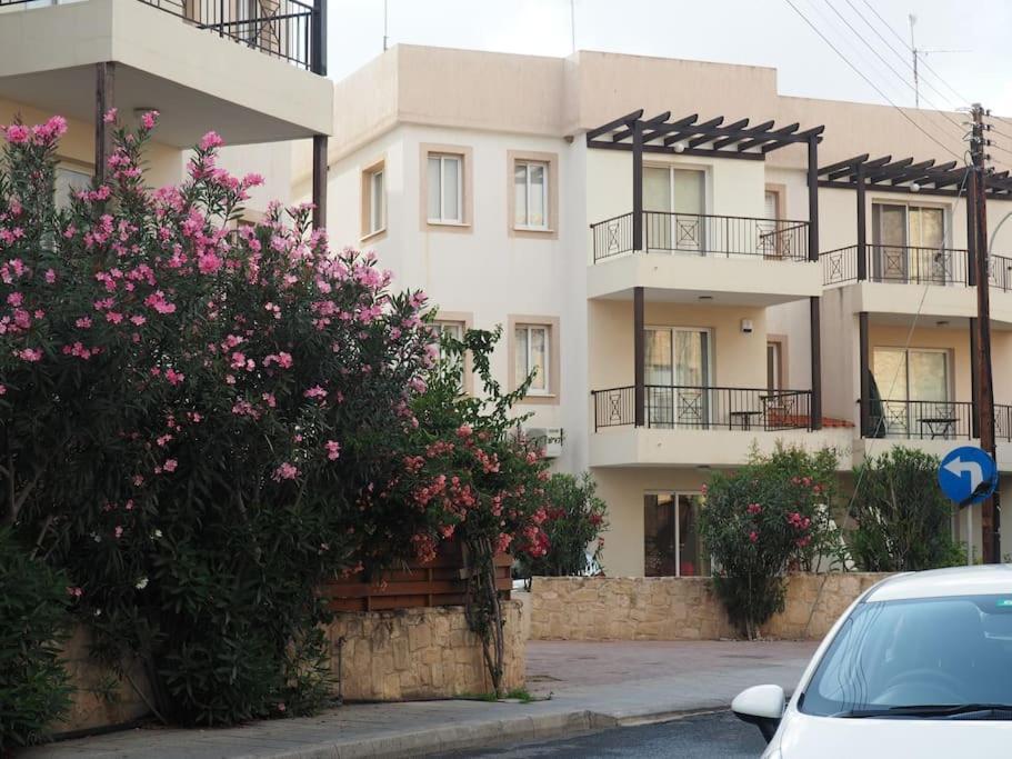 A Stone'S Throw From Everything Paphos Exterior photo